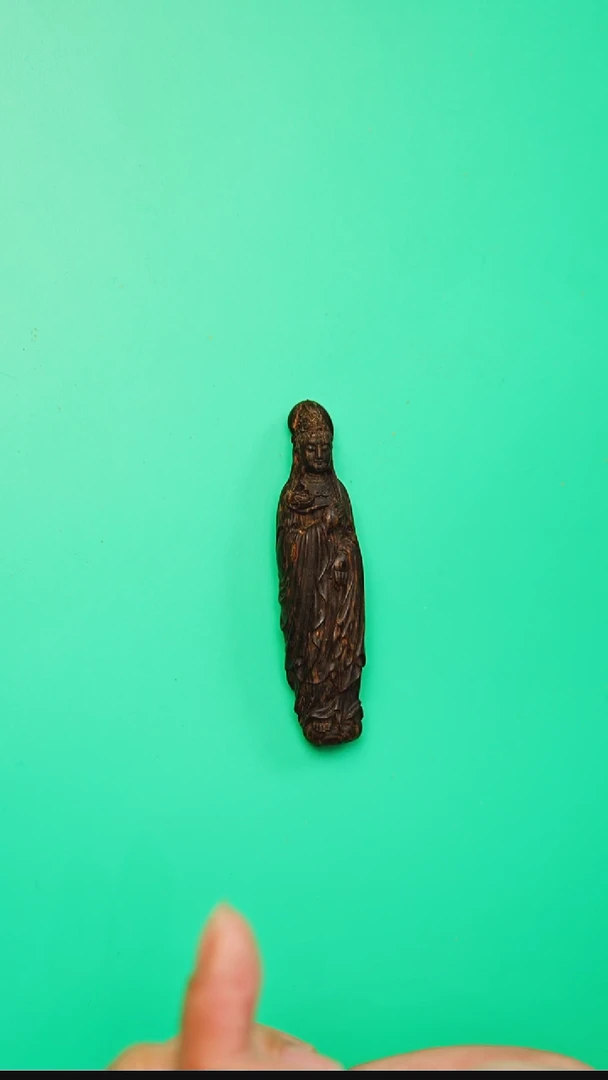 沉香摆件越南黑棋沉水观音摆件10g   03316