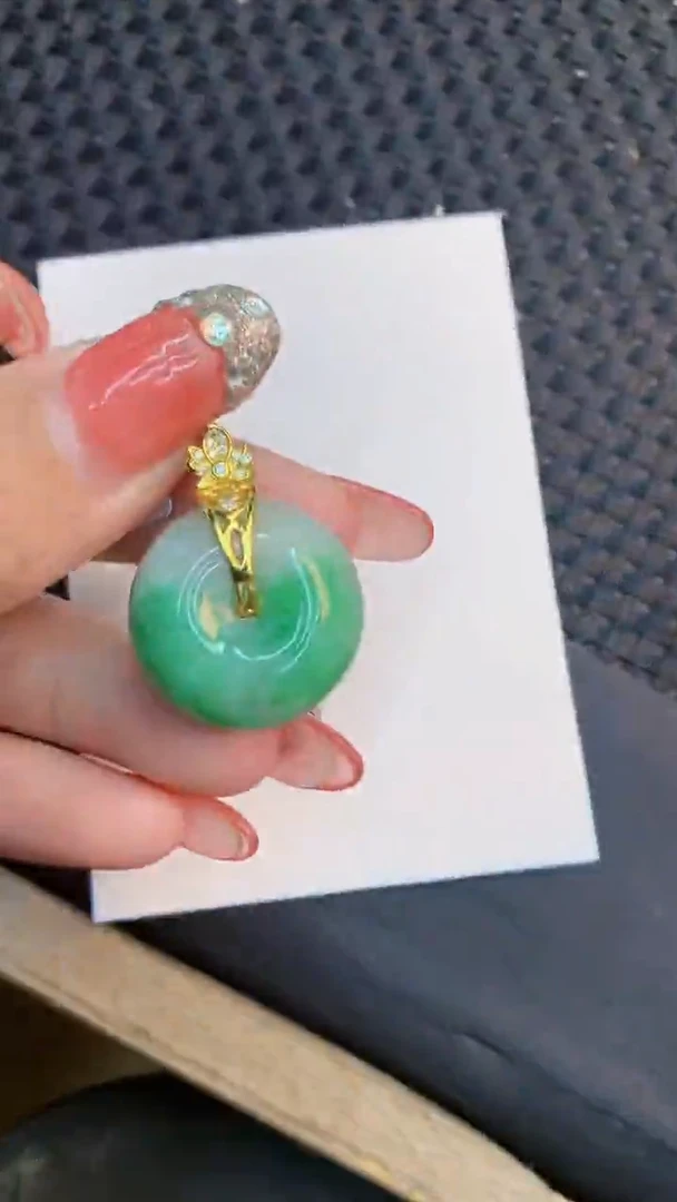 颈饰未镶嵌翡翠1