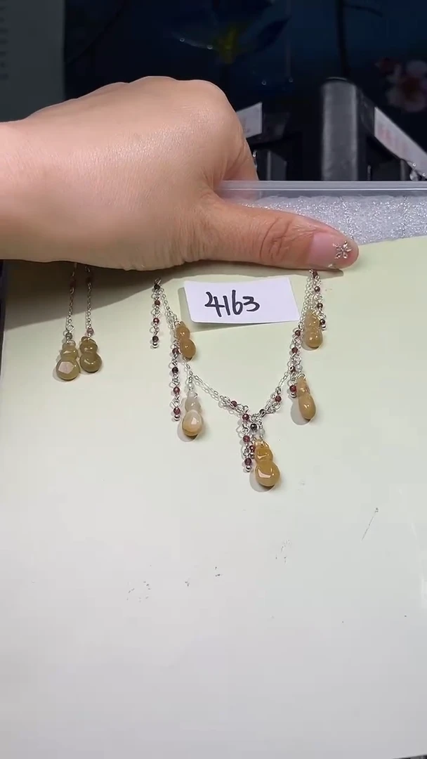 颈饰未镶嵌翡翠喜欢拍