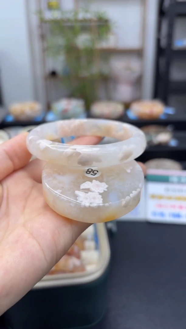 石英质玉手镯未镶嵌C861(59圈赠送镯心)