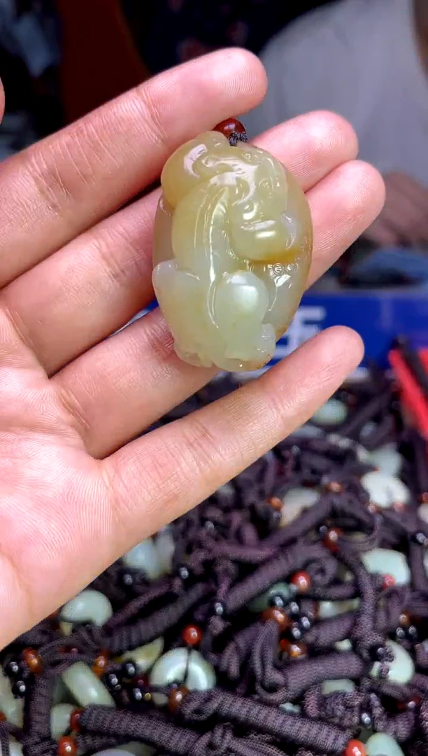 未镶嵌和田玉摆件1