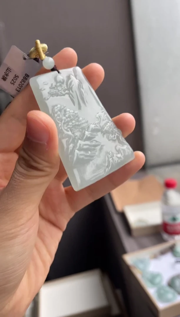 翡翠未镶嵌吊坠(不含链)天然缅甸A货翡翠