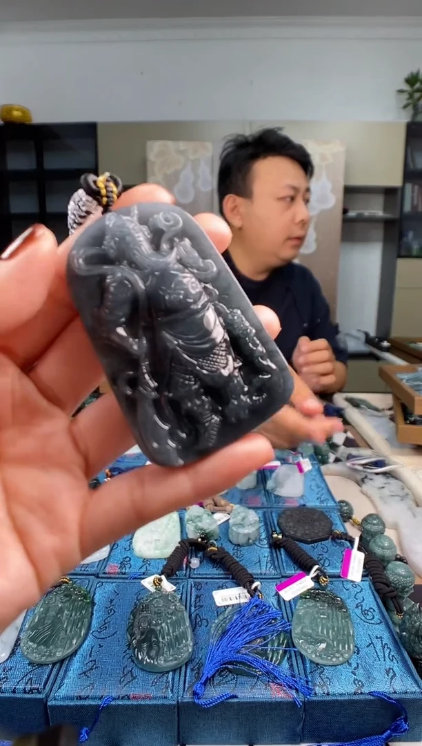 颈饰未镶嵌翡翠多样性发其一