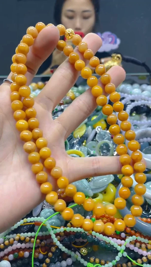 颈饰未镶嵌翡翠8MM/Q/翡翠A货，一件也是批发价