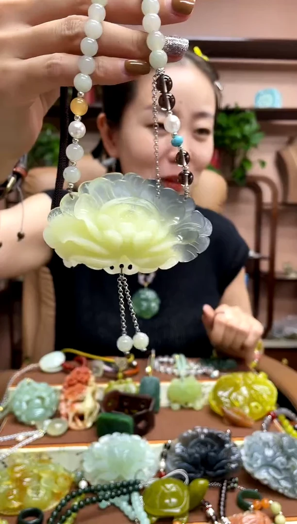 未镶嵌岫玉吊坠·