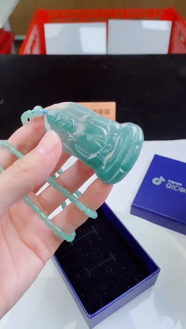 颈饰未镶嵌翡翠   ·