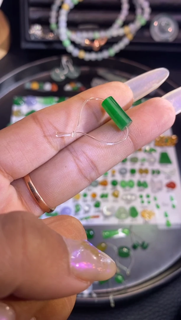 翡翠挂件未镶嵌珠子