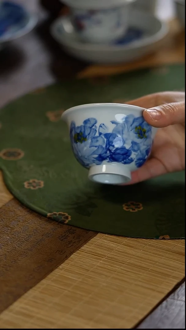 瓷景德镇陶瓷茶器牡丹压手杯