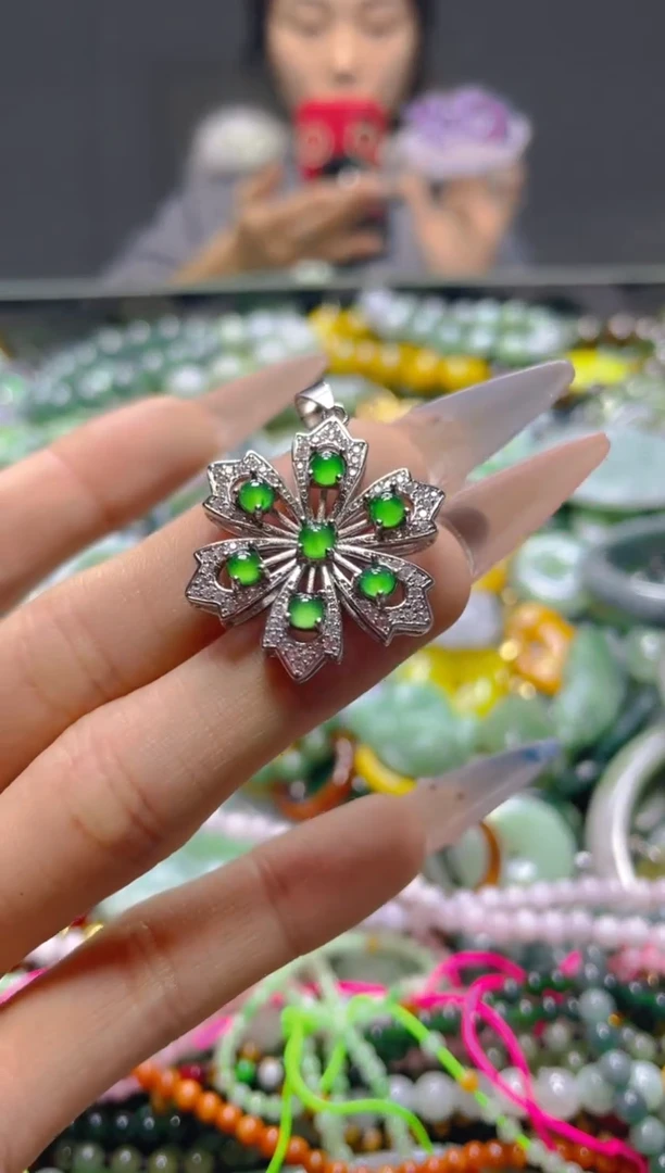 颈饰未镶嵌翡翠/Z/翡翠A货，一件也是批发价