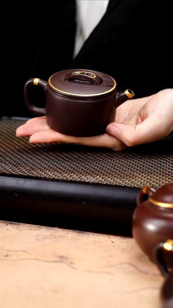 茶壶紫砂四号井茄皮紫泥描金欢喜平底小汉瓦130cc