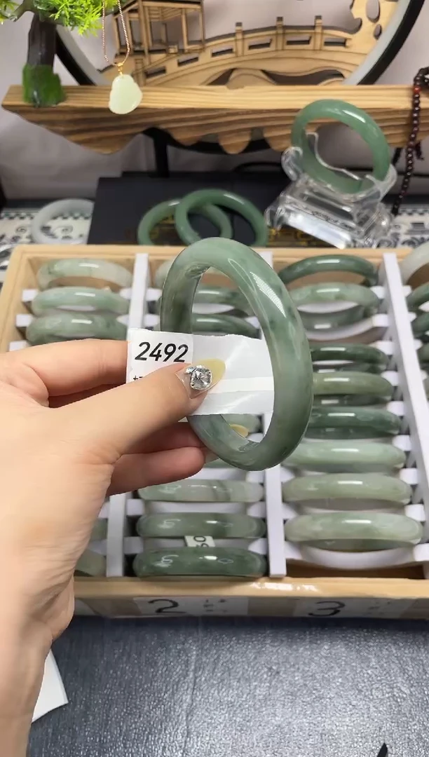 未镶嵌手镯石英质玉2492