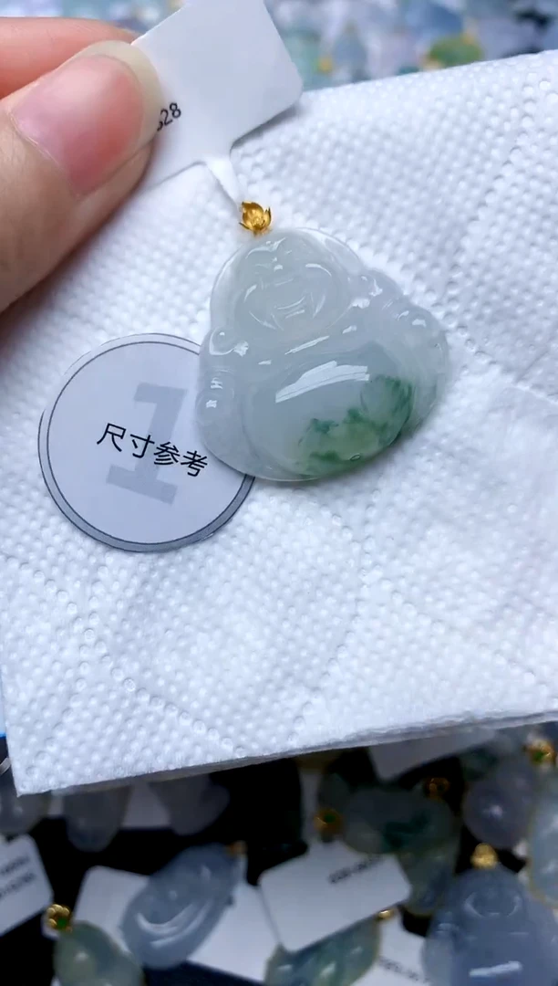 颈饰18K金镶嵌翡翠天然A货翡翠