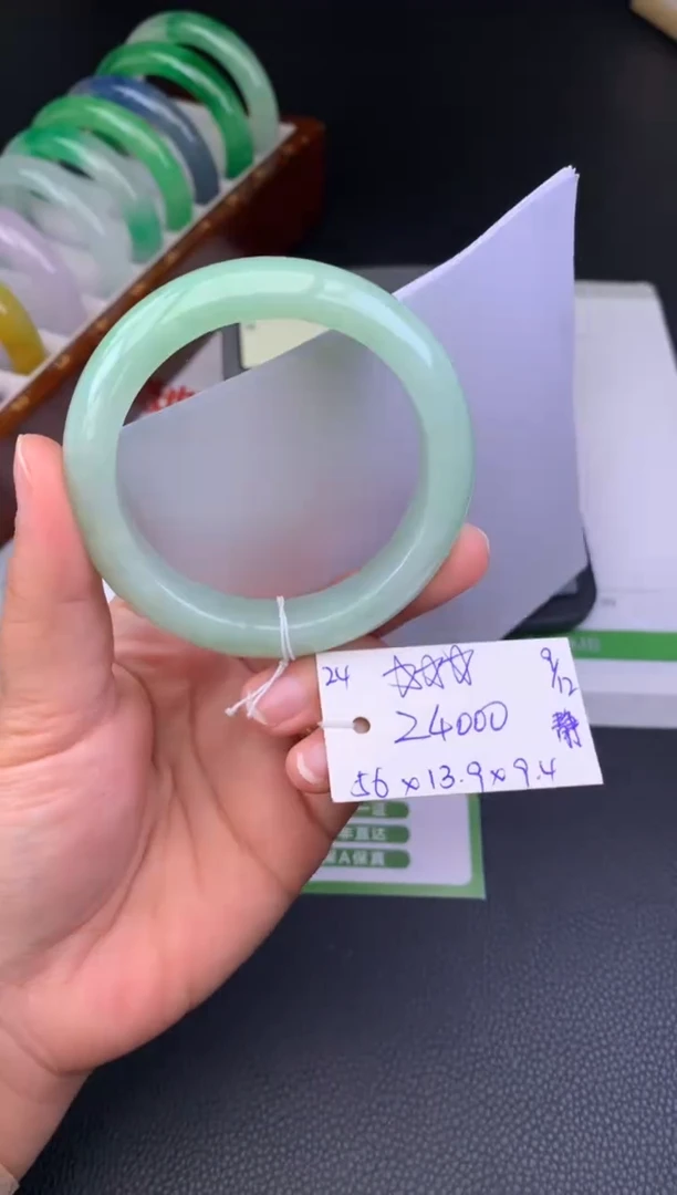 未镶嵌手镯翡翠假一赔三   手镯