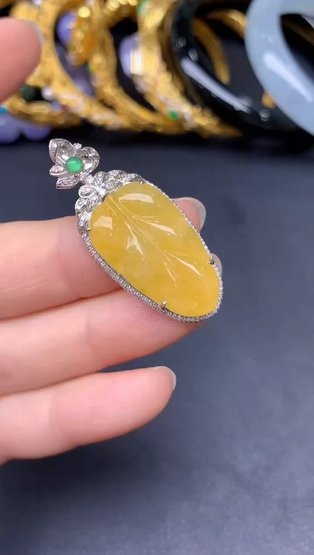 颈饰18K金镶嵌翡翠270-雪姐翡翠天天见