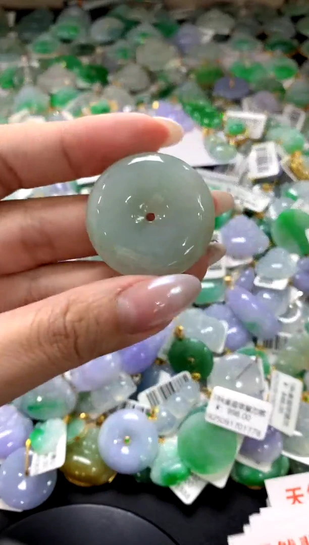 颈饰未镶嵌翡翠1
