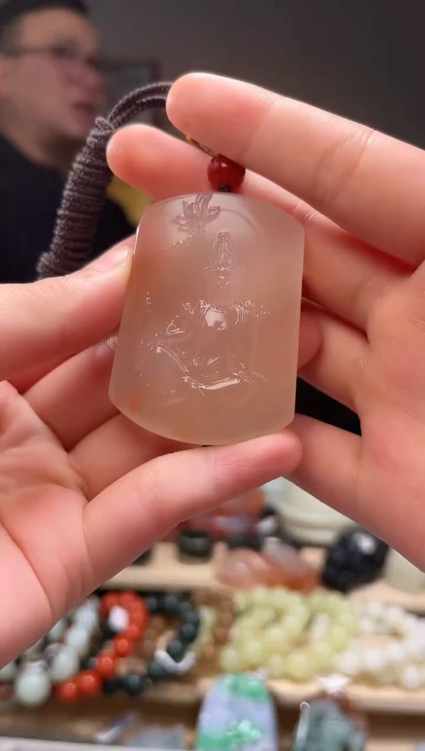 颈饰未镶嵌南红玛瑙吊坠