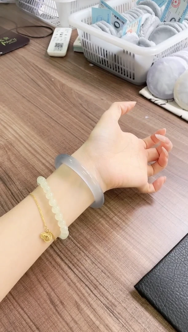 未镶嵌手镯石英质玉406-61