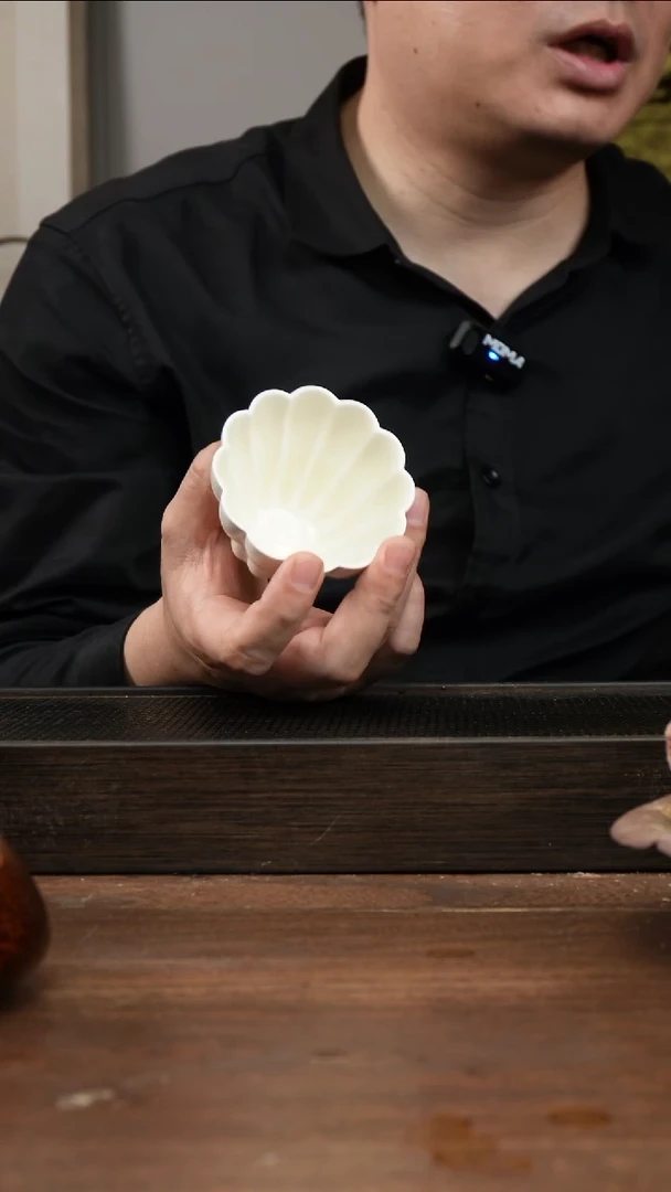 茶杯紫砂谷老师辽瓷筋纹杯 ！     微微瑕