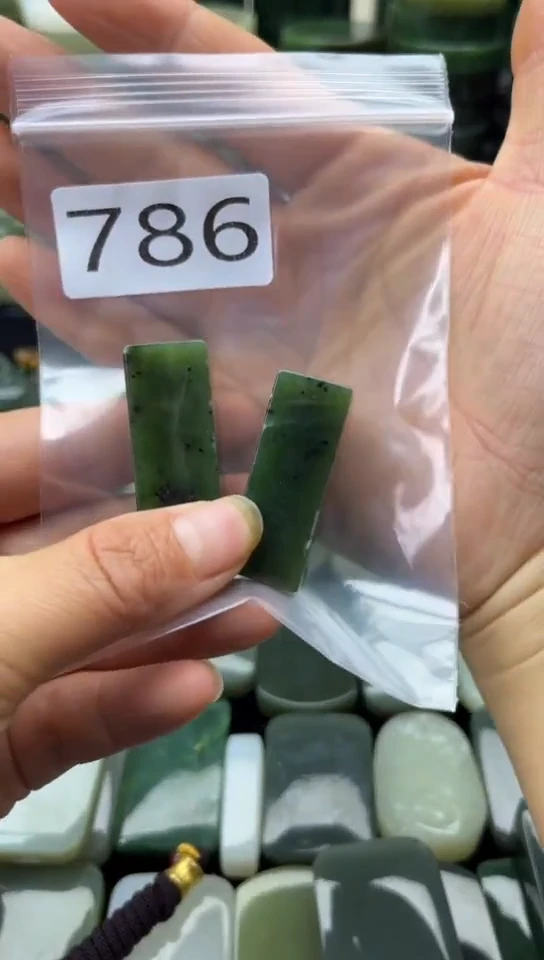 未镶嵌和田玉珠宝半成品方块