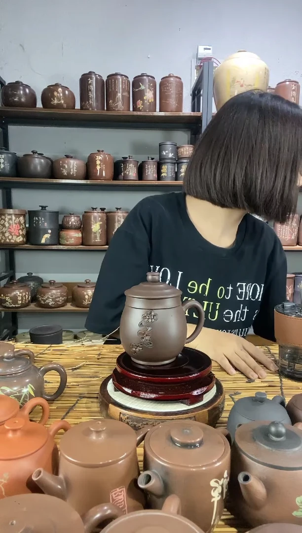 9建水紫陶手工线雕办公杯400C