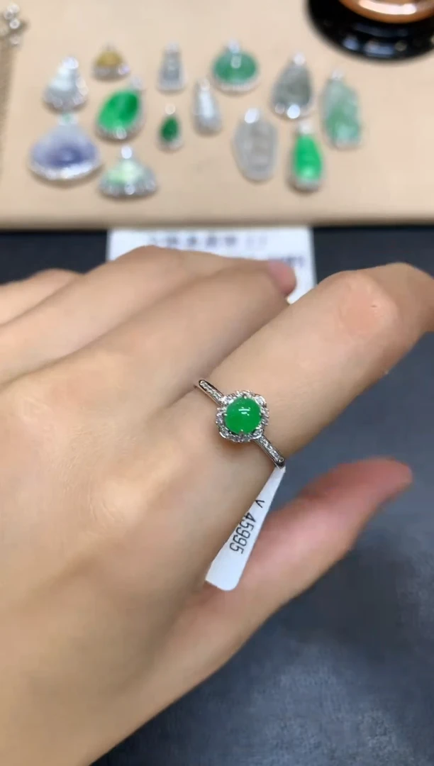 18K金镶嵌戒指翡翠蛋面【无服务费