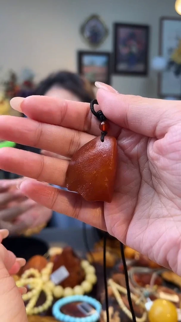 琥珀颈饰未镶嵌吊坠