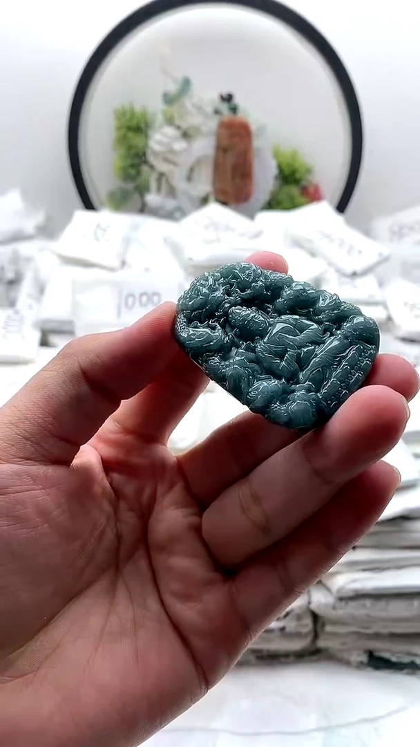 颈饰未镶嵌翡翠九龙观音