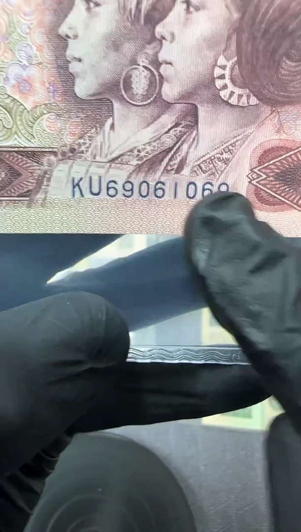 【闪购商品】宝石蓝冠倒置一元