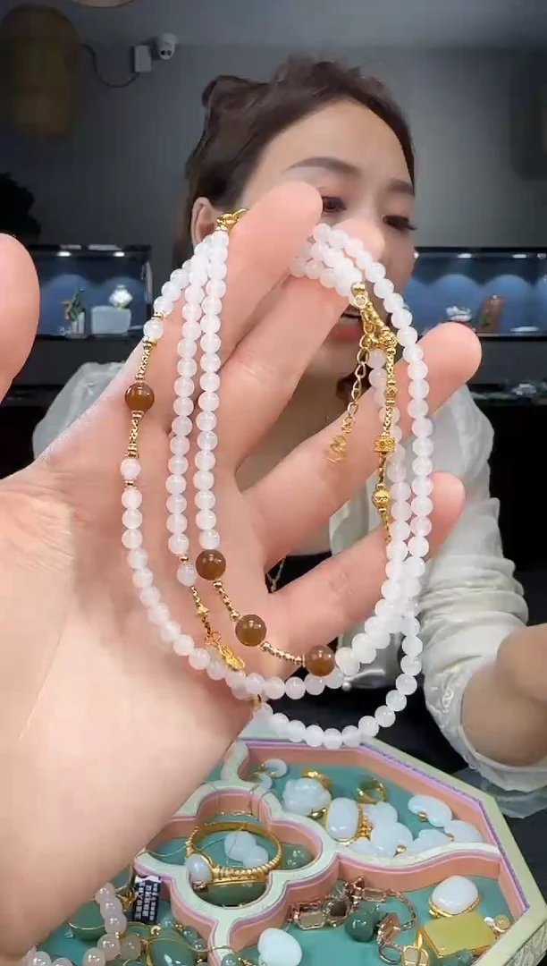 和田玉未镶嵌颈饰1