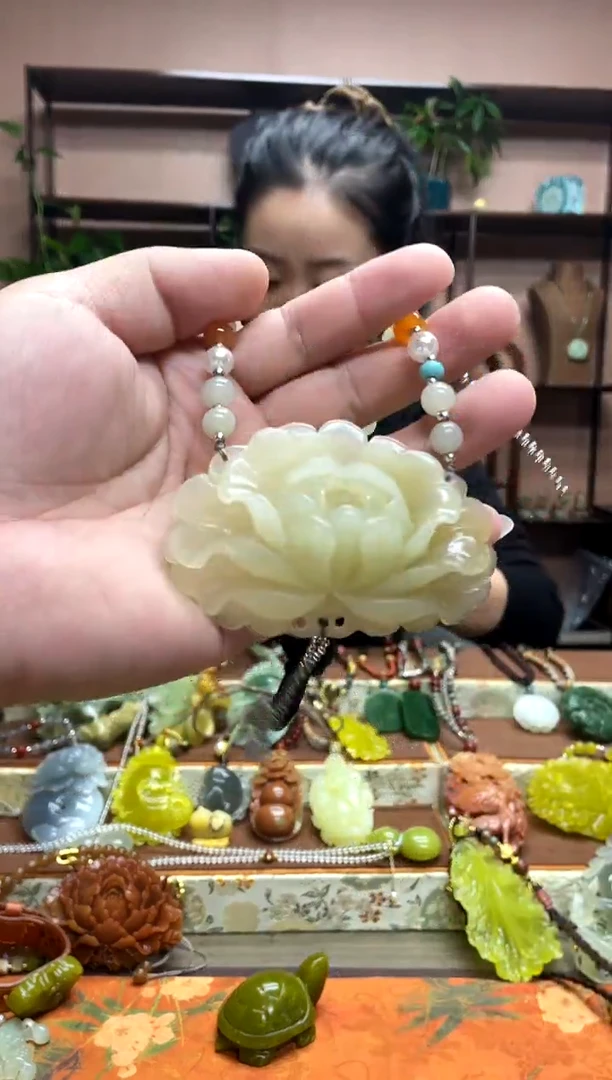 未镶嵌岫玉吊坠·