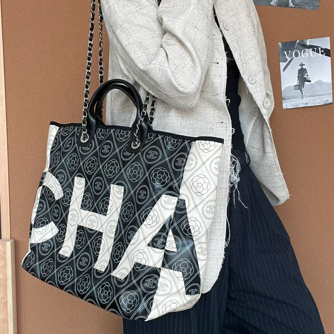 99新 Chanel/香奈儿 专柜22200印花帆布18年大号沙滩手提包B5971