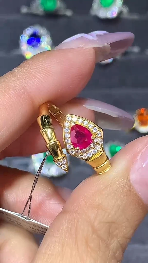 18K金镶嵌戒指红宝石0.5CT
