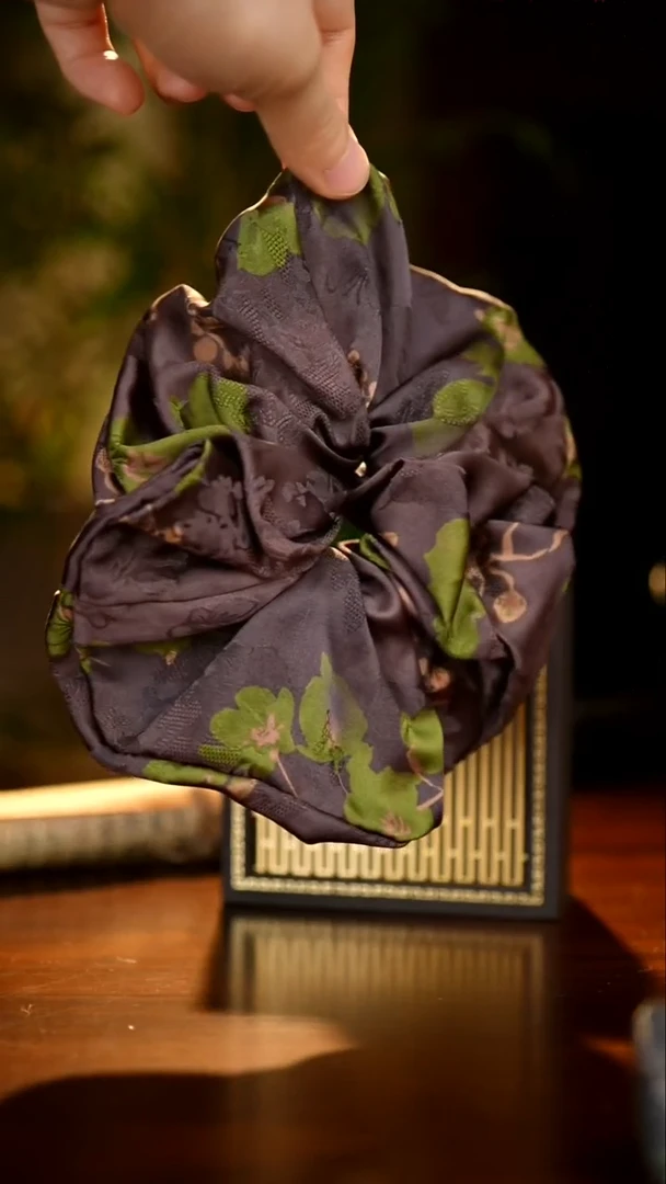 刺绣小*泰私人定制苗族手工A817