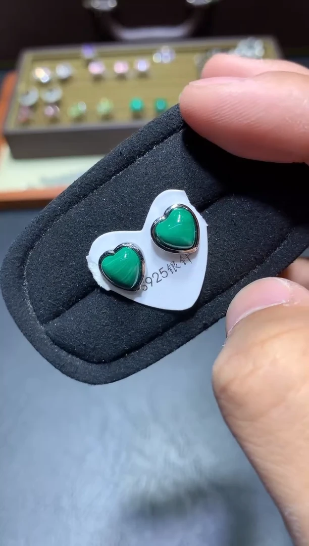 未镶嵌孔雀石耳饰Q79