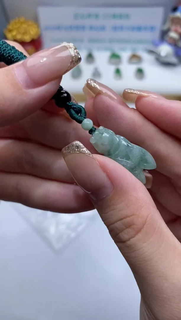 翡翠未镶嵌颈饰48小时鉴赏期