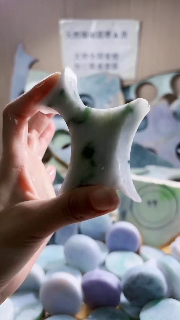 翡翠未镶嵌颈饰翡翠A货 温谭464