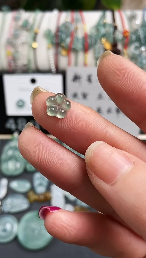 【闪购商品】翡翠吊坠(不含链)未镶嵌小花