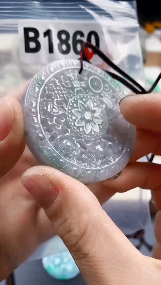 颈饰未镶嵌翡翠天然翡翠吊坠挂件
