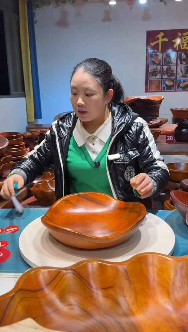 木 花边果盘 34*34*8.6