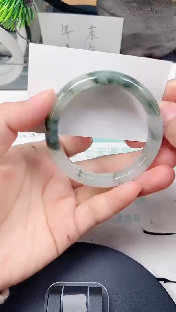 未镶嵌手镯石英质玉100-52/53