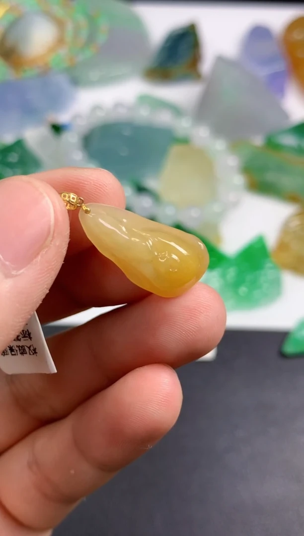 颈饰未镶嵌翡翠