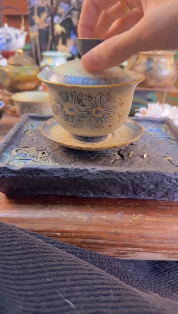 【闪购商品】焦糖青花火山石太阳花三才盖碗