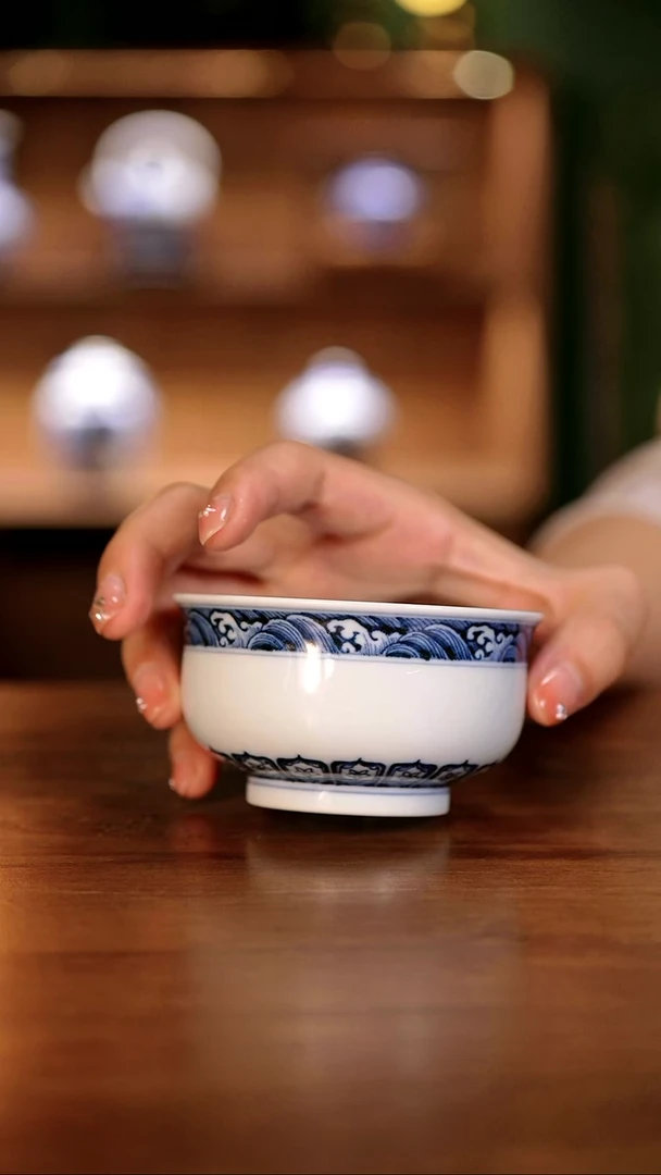 c*y且斋暗刻雏菊炉式杯