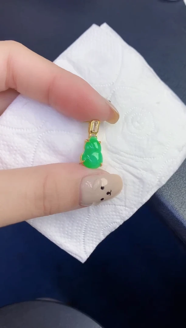 颈饰未镶嵌翡翠缅甸天然翡翠A货