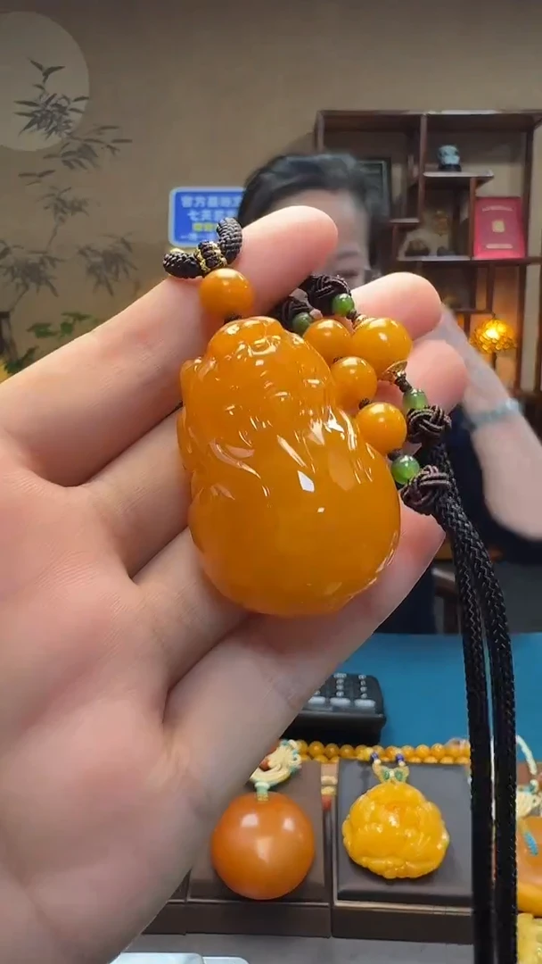 琥珀吊坠(不含链)未镶嵌天然保真蜜蜡貔貅套装（送绳子）