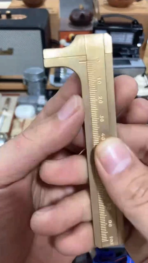 瓷片闪购商品  如图所示