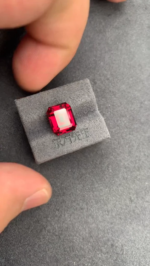 未镶嵌珠宝半成品石榴石6.4ct镁铝榴石  AH  定制