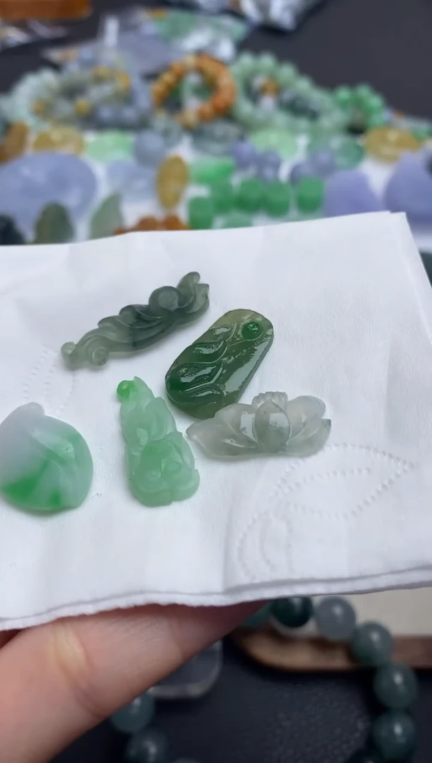 定制翡翠未镶嵌翡翠毛货~
