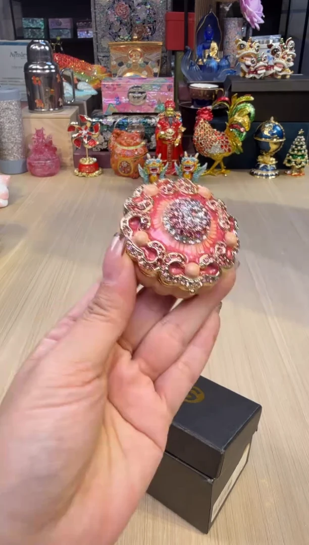 25七宝粉色宝盒