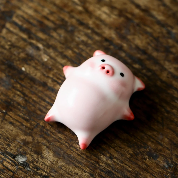 粉色红胎创意摆烂猪猪茶宠摆件猪油冻可养茶玩高颜值陶瓷茶壶盖置